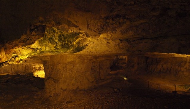 Zedekia's cave